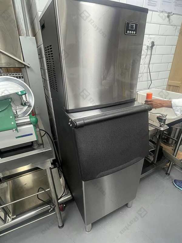 300kg/24H Cube Ice Machine in South Africa
